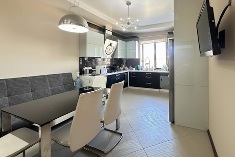 3-к квартира, 143 м², 3/7 эт.