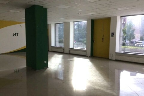 Помещение своб.назн., 200 м², 1/7 эт.