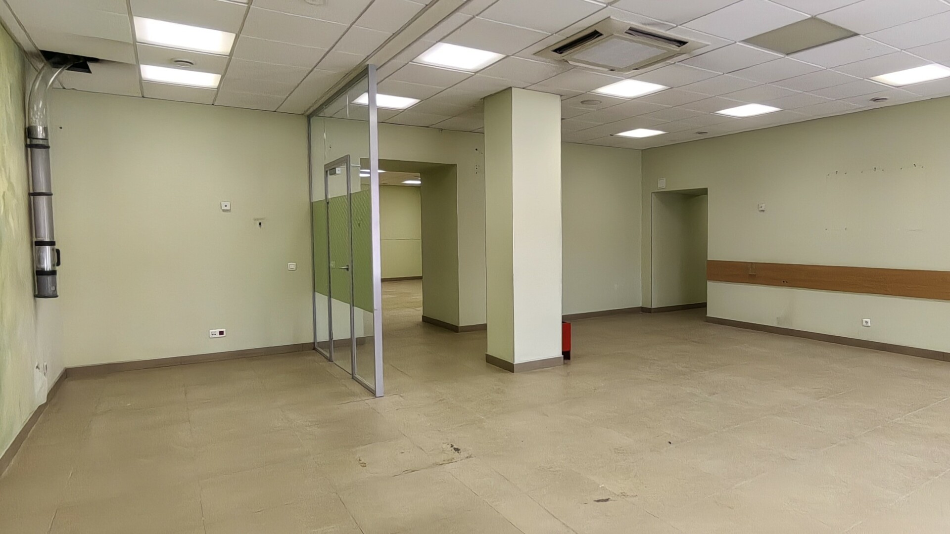 Коммерческая · 151 м² — Санкт-Петербург, проспект Римского-Корсакова, 71
