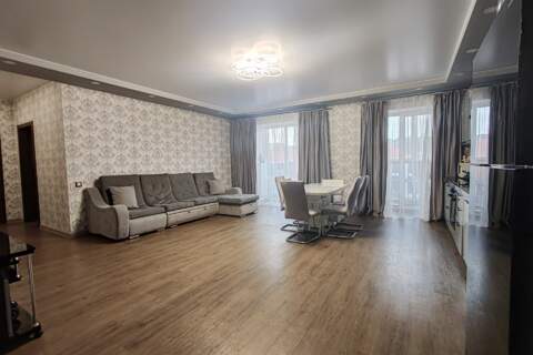 4-к квартира, 113 м², 2/4 эт.