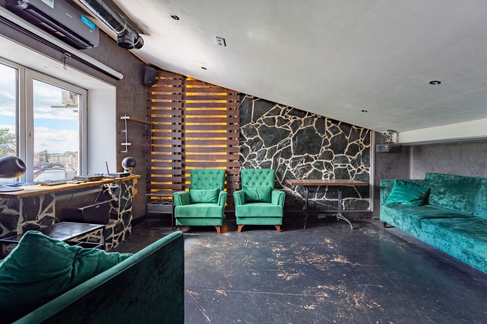 Коммерческая · 500 м² — Санкт-Петербург, набережная канала Грибоедова, 28/1