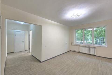 2-к квартира, 42 м², 1/9 эт.