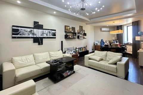 3-к квартира, 143 м², 3/7 эт.