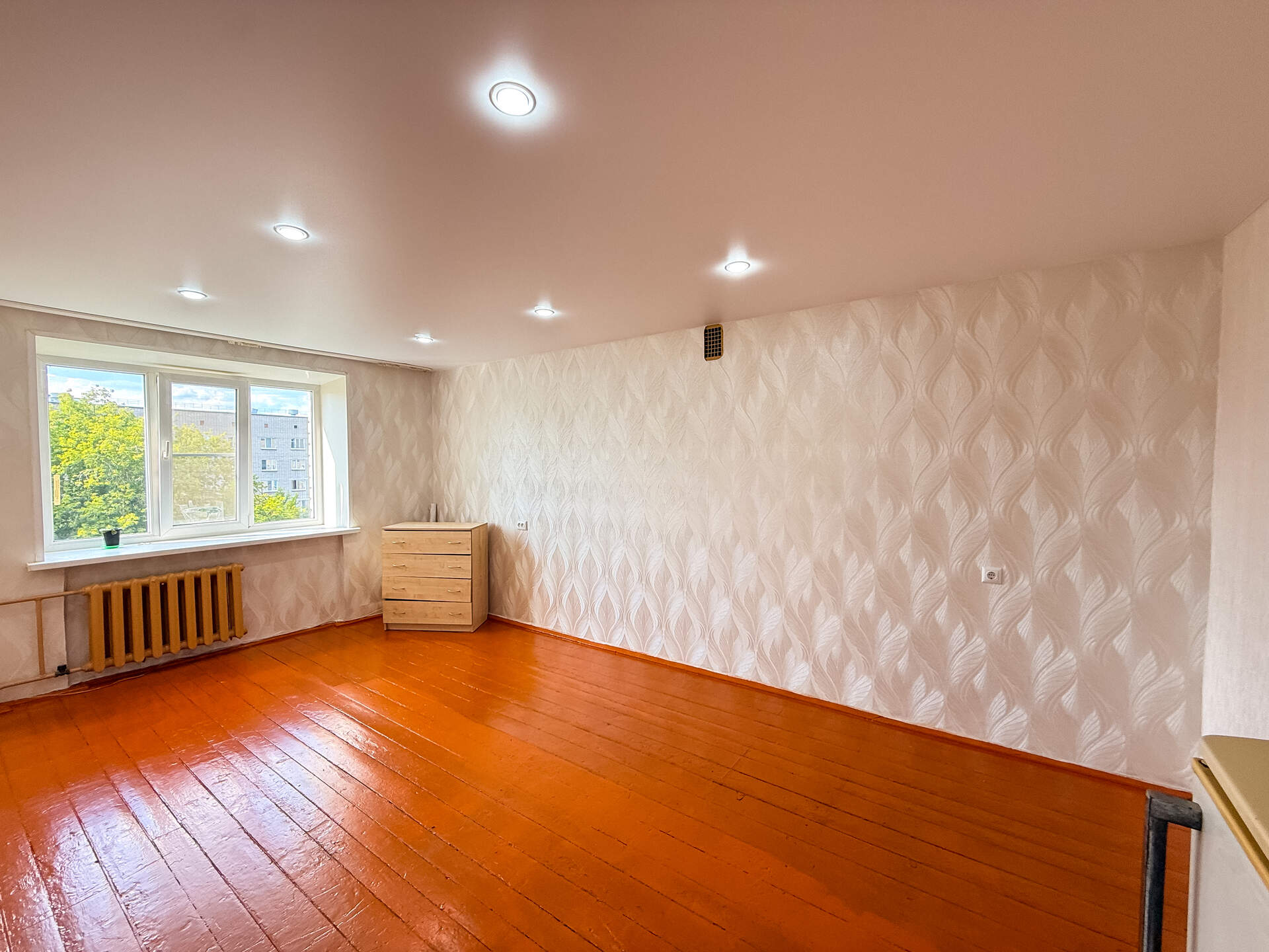 Комната · 58 м² · 4 комн. — Новочебоксарск, Зелёный бульвар, 13