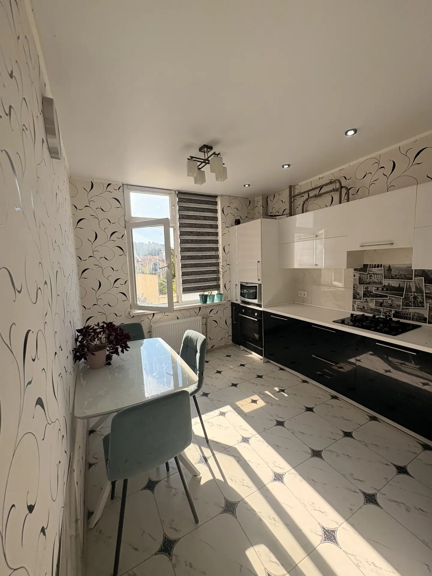 Квартира · 50 м² · 1 комн. — Севастополь, улица Степаняна, 4/3
