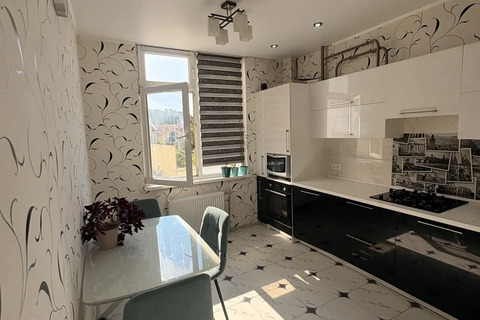 1-к квартира, 50 м², 2/10 эт.