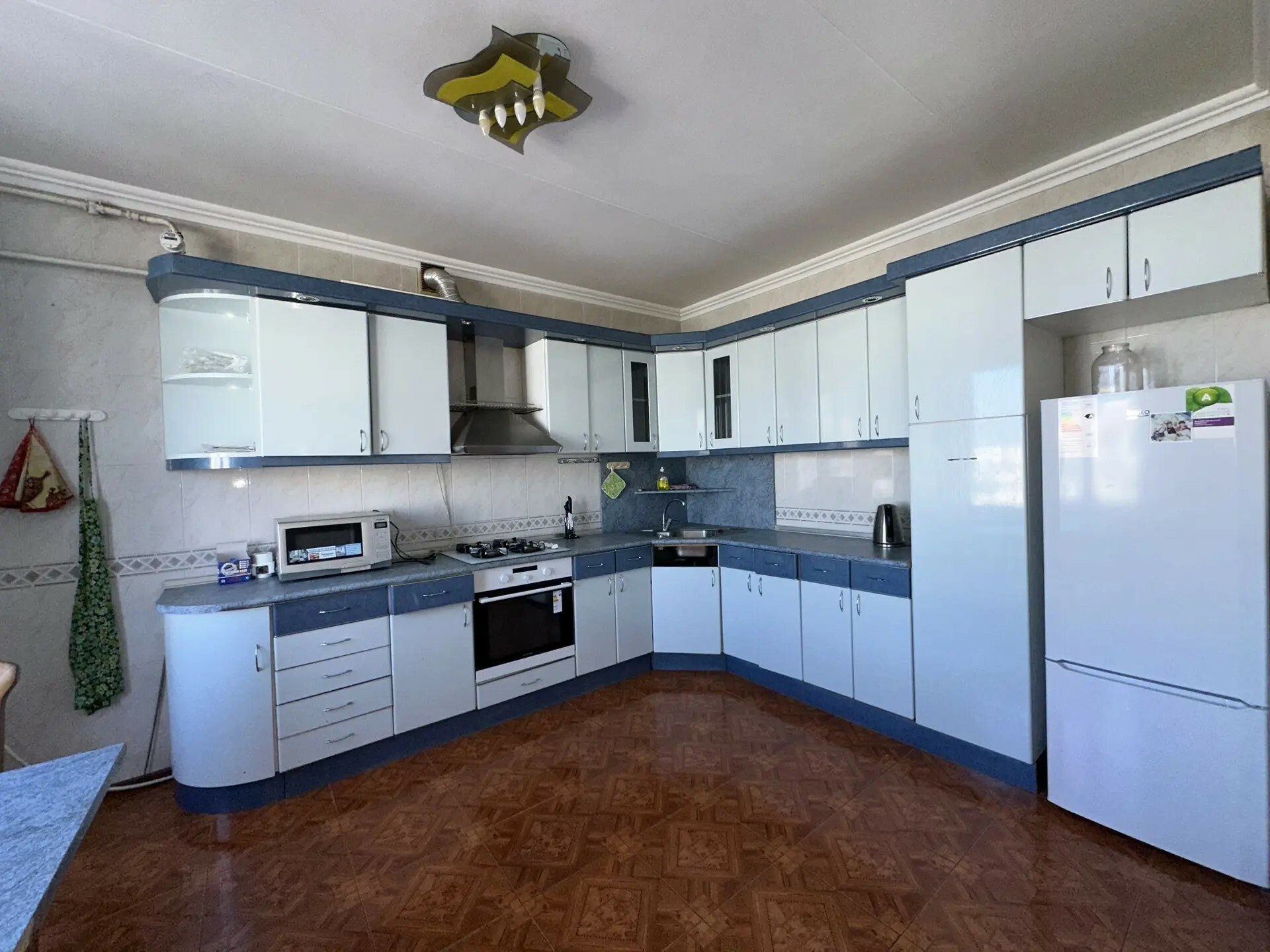 Квартира, 203 м², 4 комн.