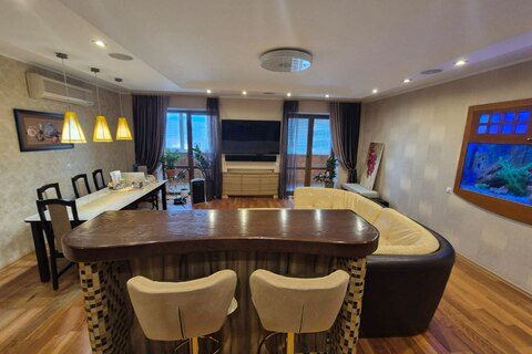 4-к квартира, 205 м², 6/9 эт.
