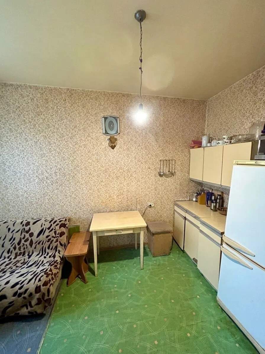 Комната, 190 м², 7 комн.