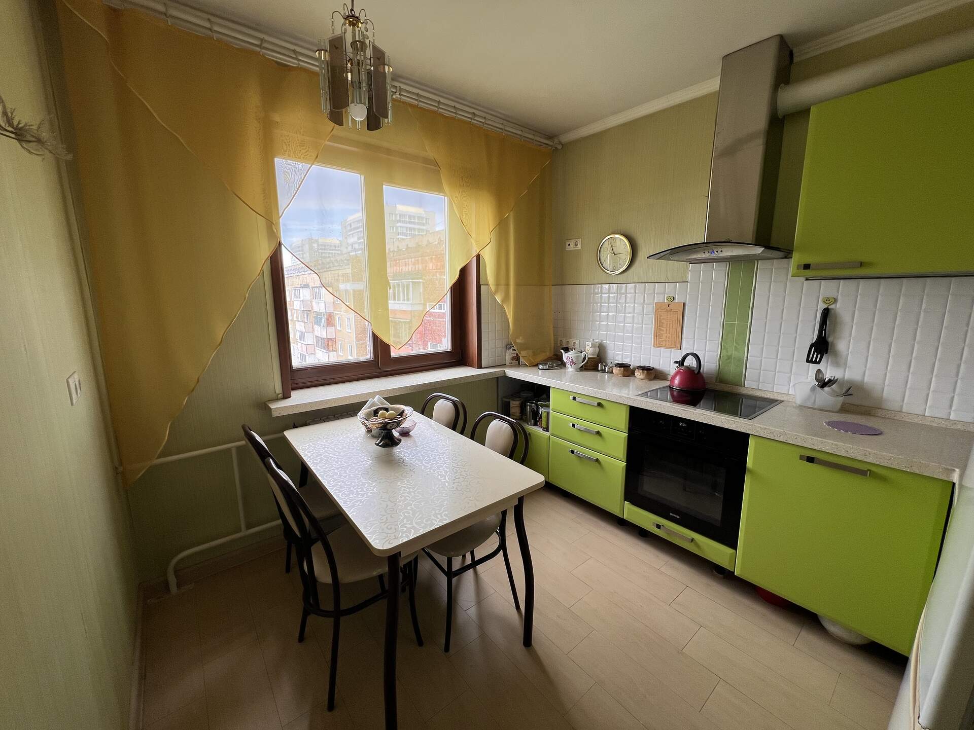 Квартира, 87.9 м², 4 комн.