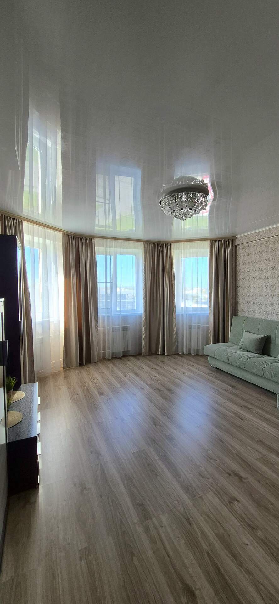 Квартира, 98 м², 3 комн.