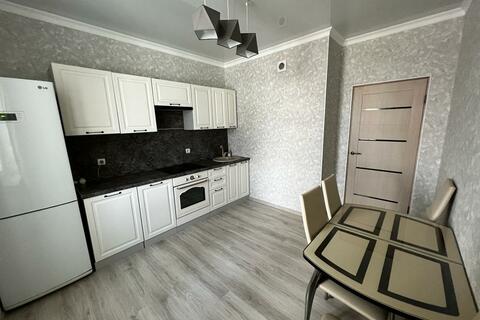 2-к квартира, 65 м², 15/18 эт.