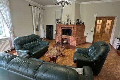 Коттедж, 240 м², 3 эт.