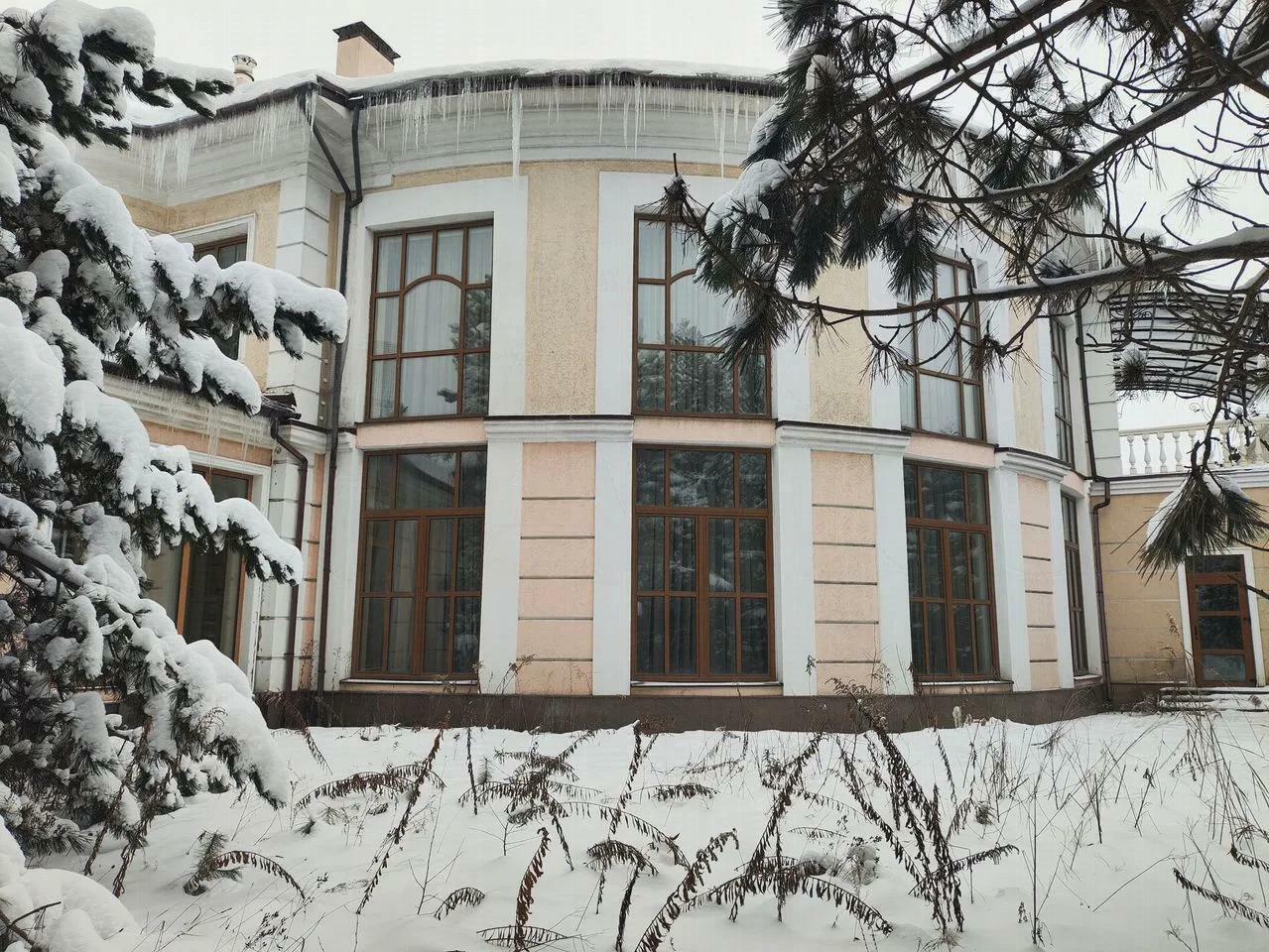Дом, 501.3 м², 4 комн.