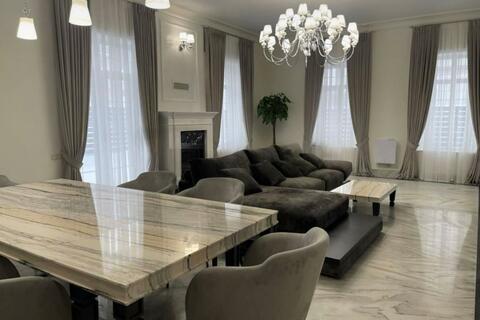 Таунхаус, 270 м², 3 эт.