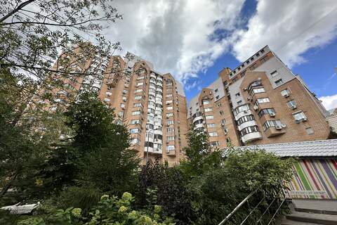 2-к квартира, 76 м², 6/10 эт.