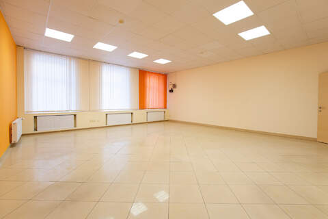 Помещение своб.назн., 220 м², 1/4 эт.