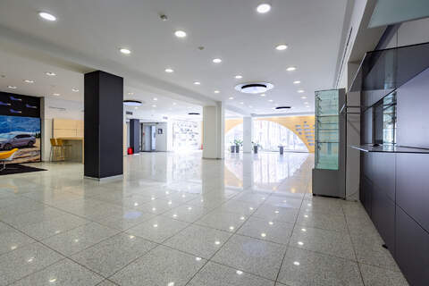 Помещение своб.назн., 320 м², 1/5 эт.