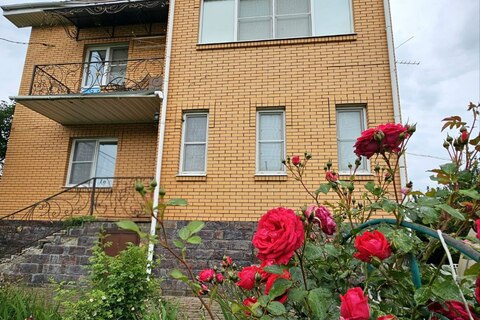 Дом, 201 м², 3 эт.