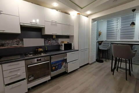 1-к квартира, 52 м², 4/10 эт.