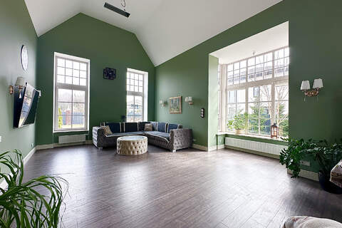 Коттедж, 330 м², 2 эт.