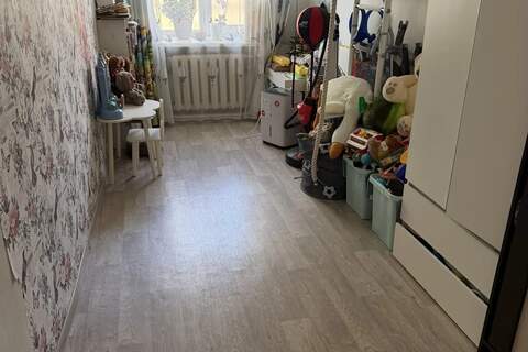 2-к квартира, 42 м², 1/3 эт.