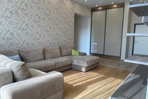 2-к квартира, 75,7 м², 4/8 эт.